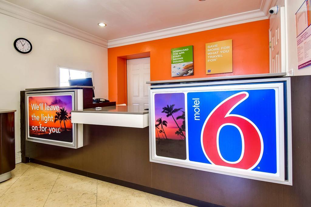 Motel 6 Гарден Гров Экстерьер фото