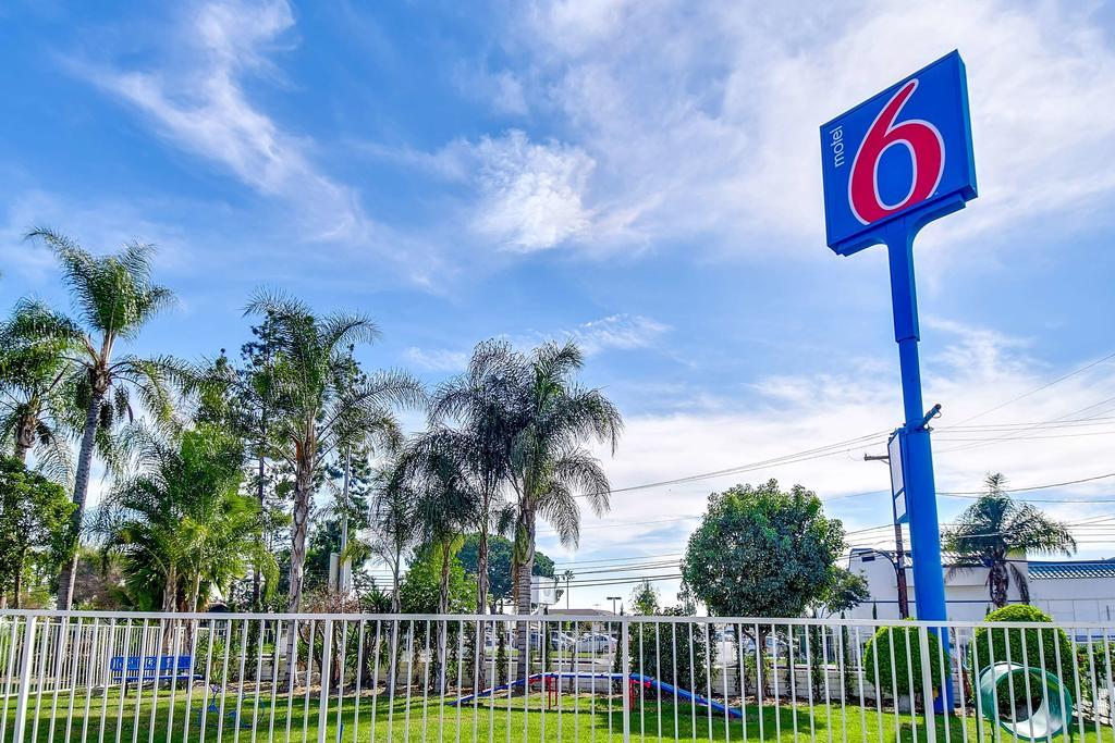 Motel 6 Гарден Гров Экстерьер фото